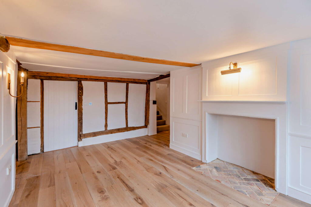 8636274interior07800