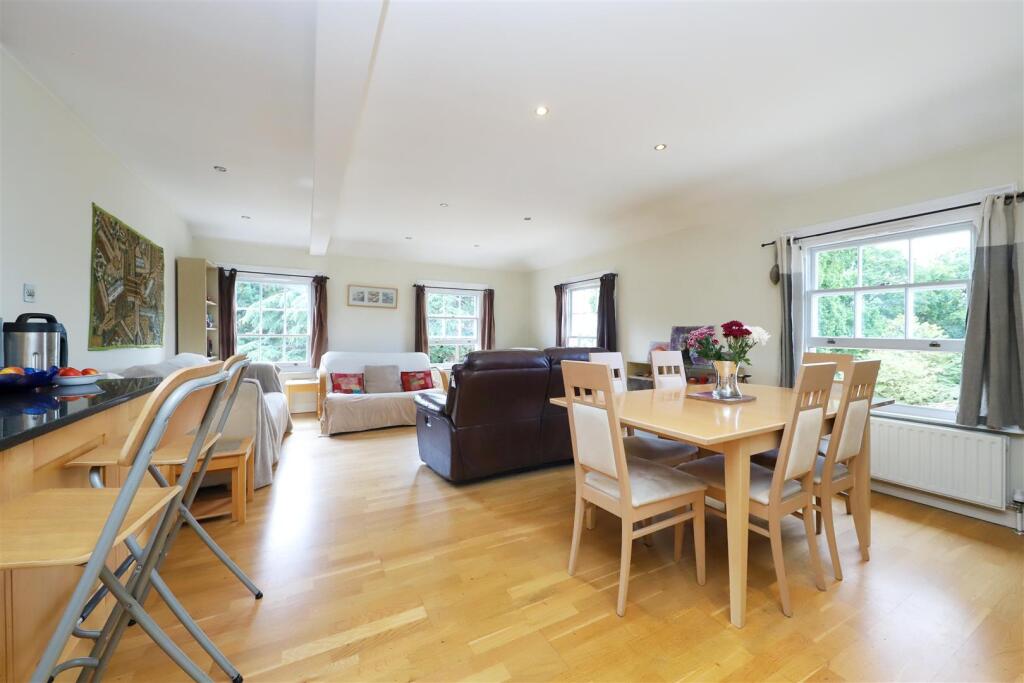 Dining/living area