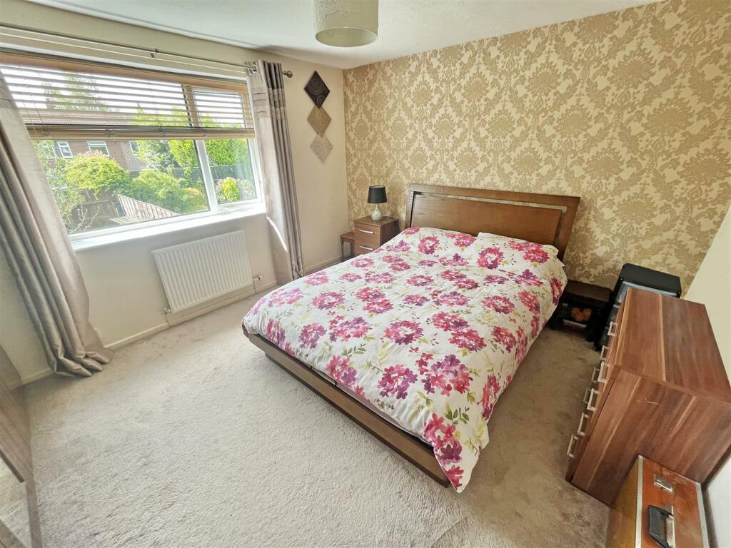 Bedroom 1.jpg