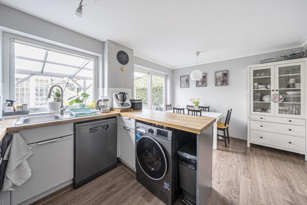 Weatherthorn kitchen 2