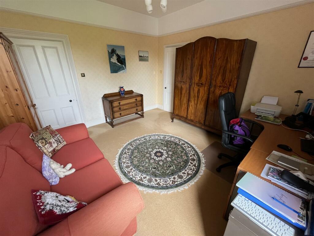 Bedroom 2.jpg
