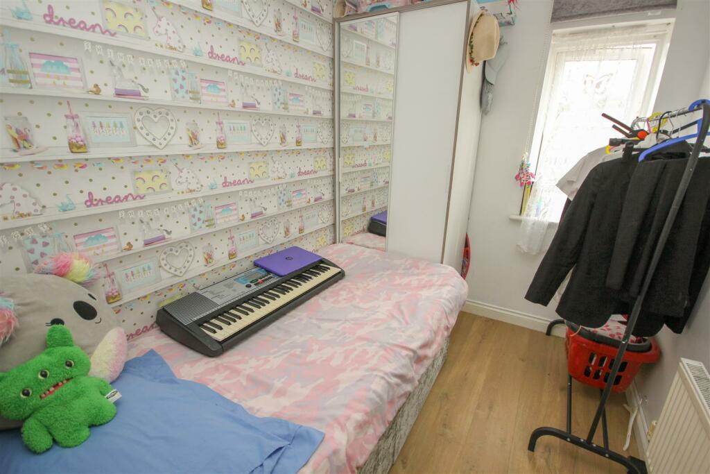 Bedroom 4.jpg