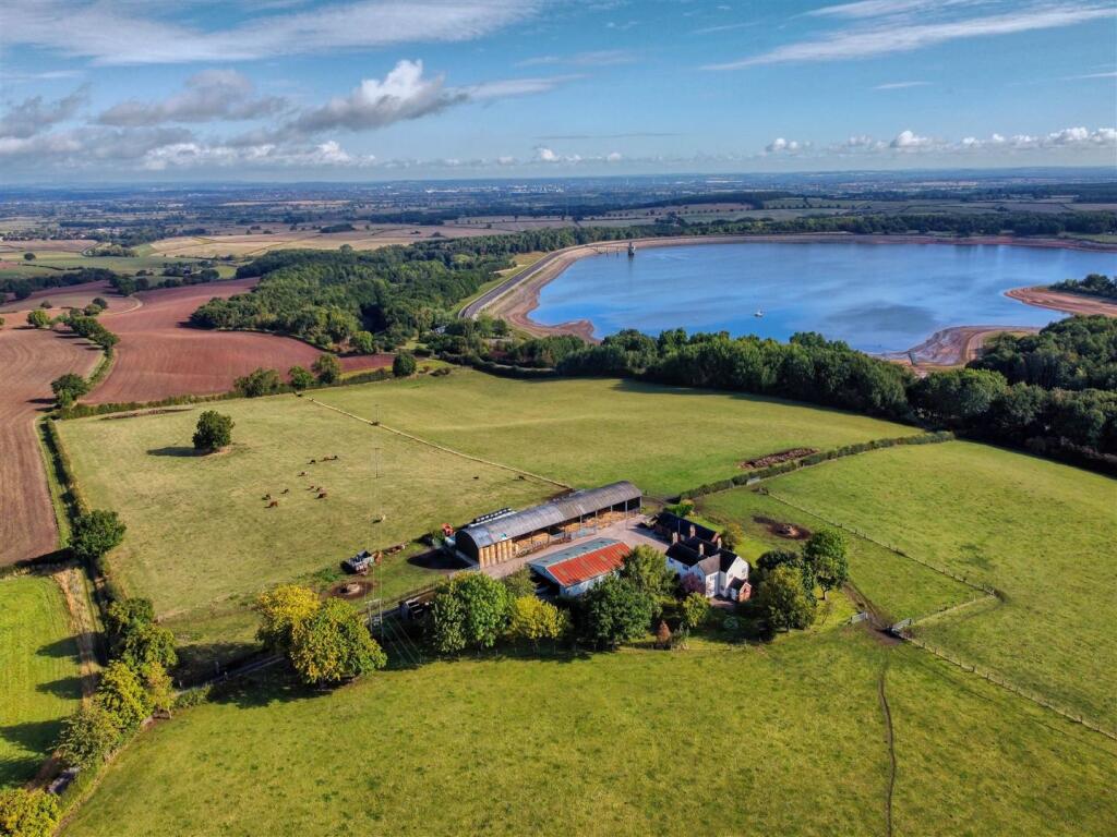 dji_fly_20250905_100902_820_1757063359714_photo_op