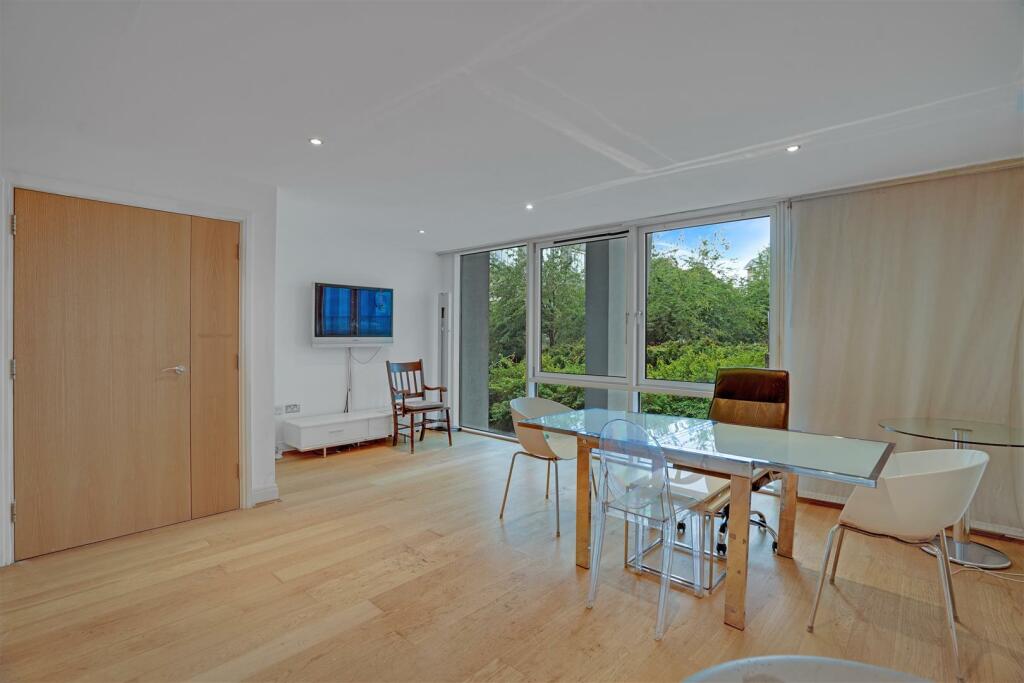 03-ffa381028-MK-PMSC-72 Visage Apartments-11.jpg