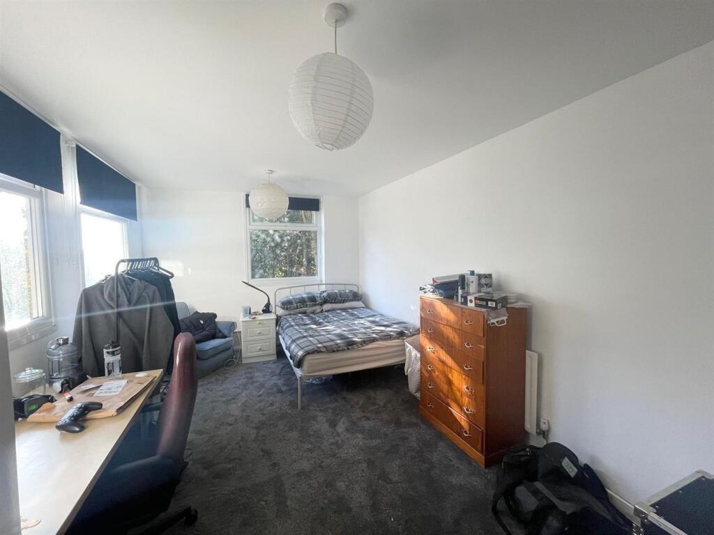 Bedroom 4.jpg