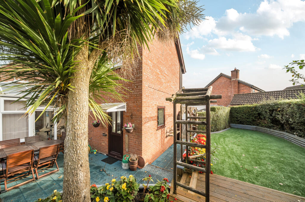 1371520-7-68f76d5...