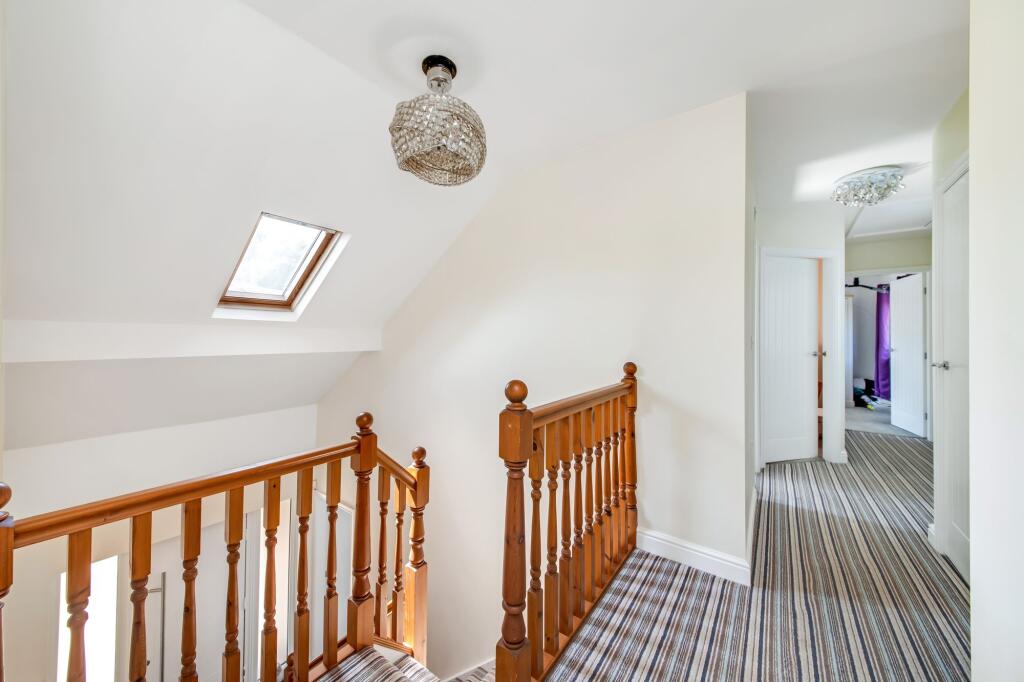 FIRST FLOOR LANDING