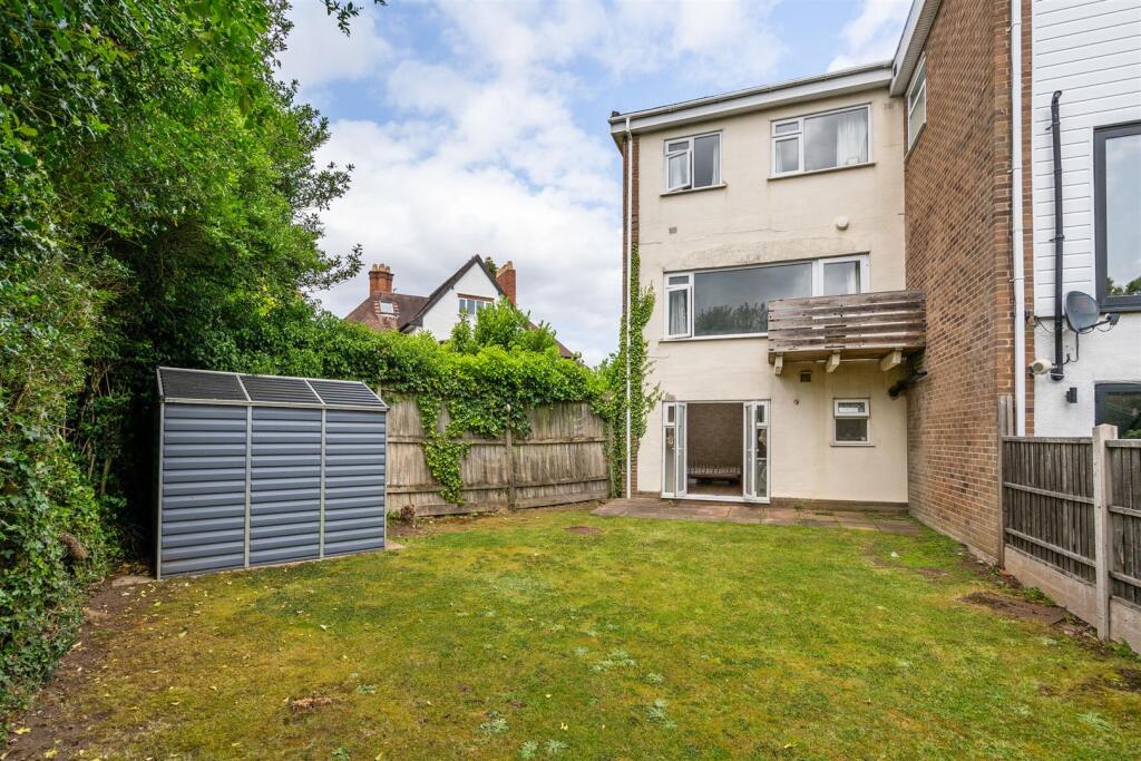 2 Oakland Close_23.jpg