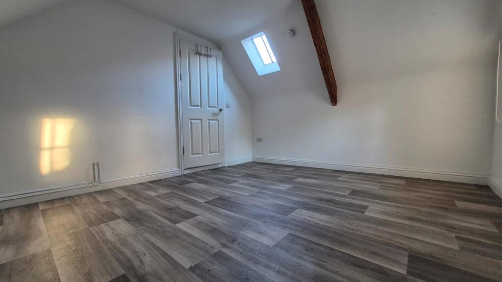 210bDS Bedroom 1 1.jpeg