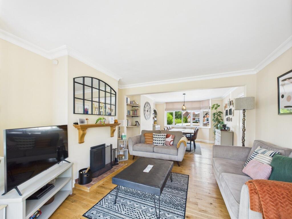 Lounge/Dining Room