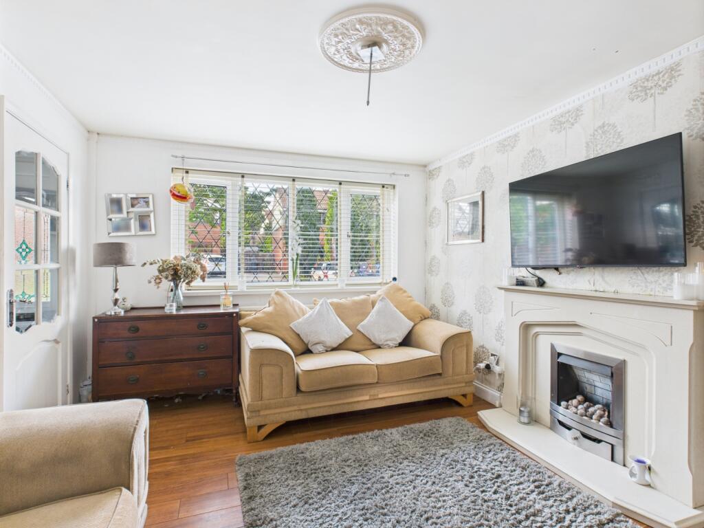 CAM03729G0-PR0081-STILL003