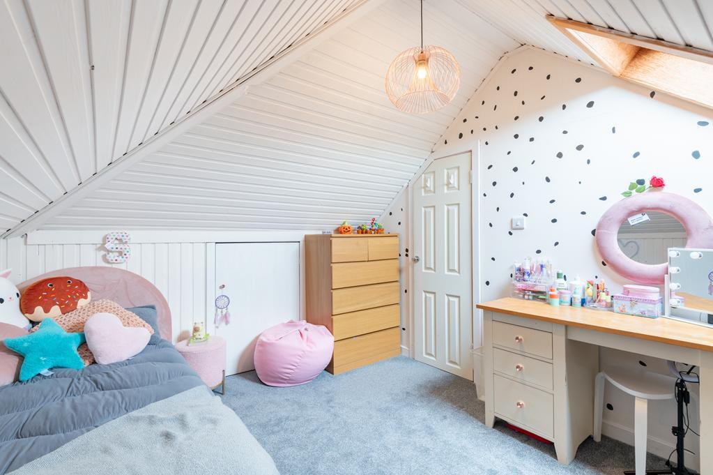 ATTIC ROOM