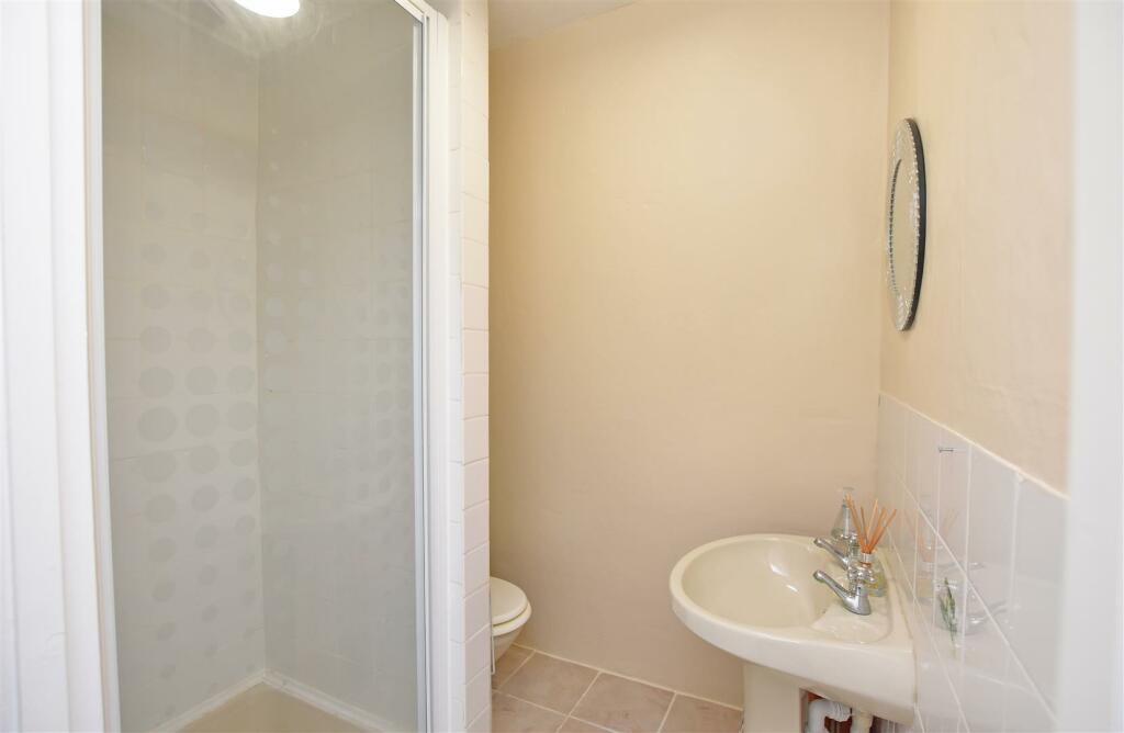 Shower Room.JPG
