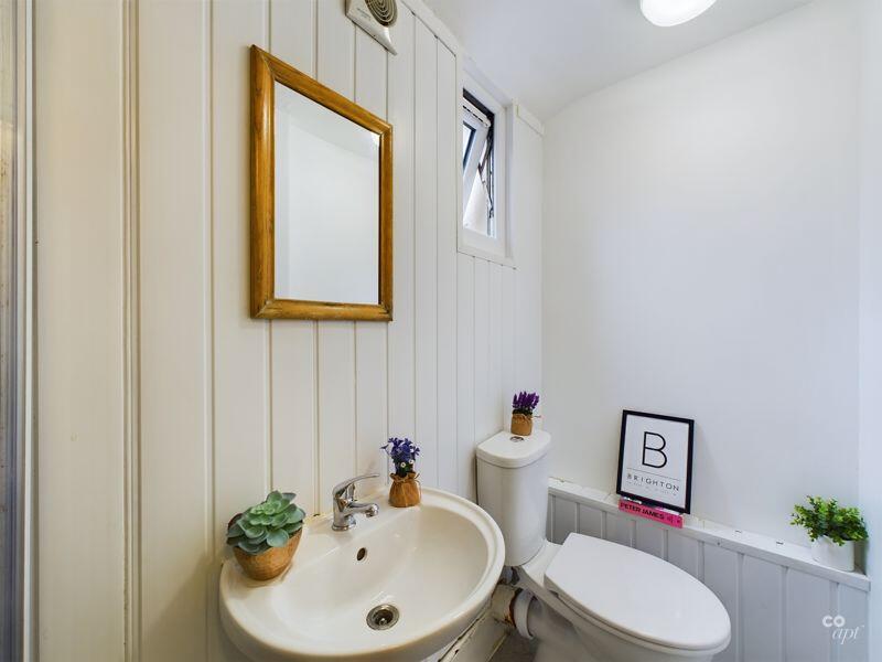 SHOWER ROOM TOILET 