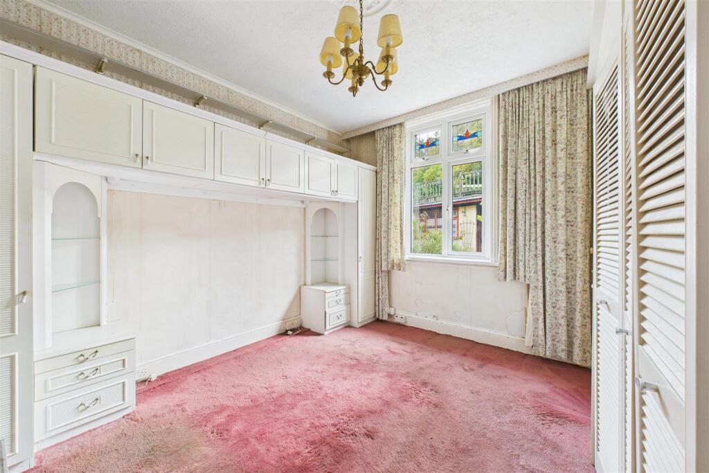 Cliff Lodge, 13 Old Teignmouth Road, Dawlish EX7 0