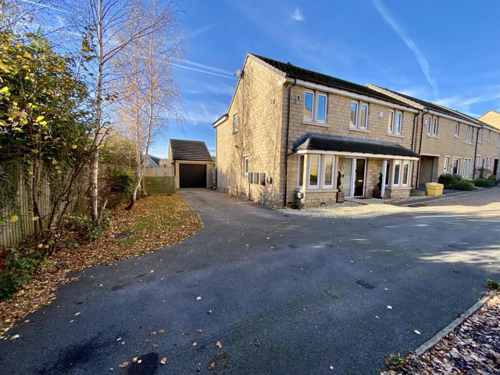 Bramleys Estate Agents - Moorcroft Close - Mirfiel