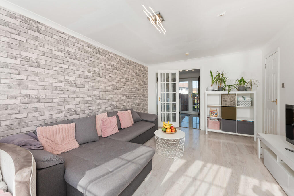 17 Hens Nest Road...