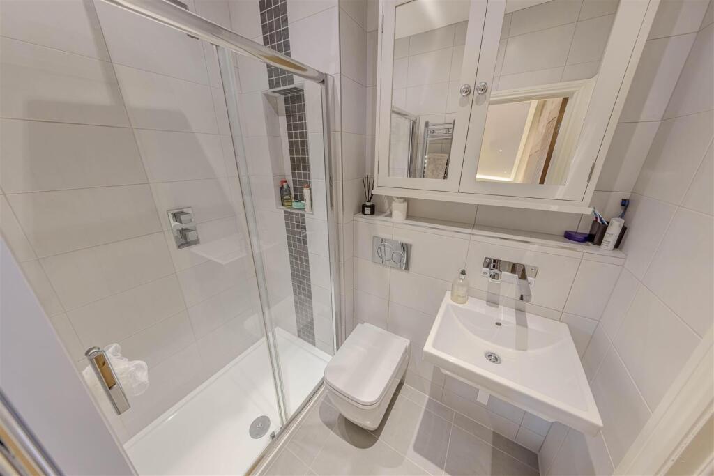Jack and Jill Ensuite