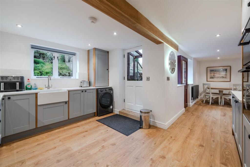 Kitchen-2.jpg