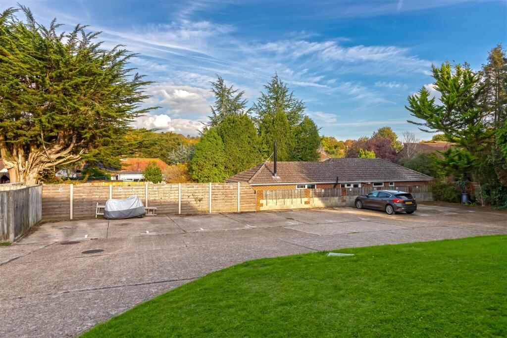 Floral Dene Court_8.jpg