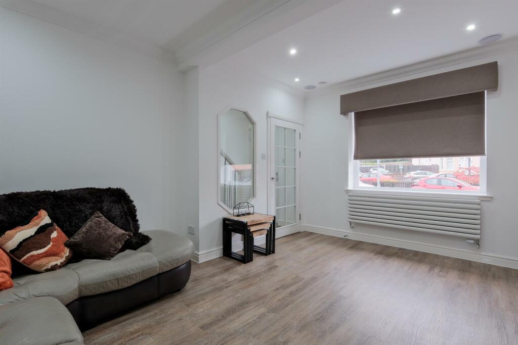 004-8 Curlinghaugh Crescent ML2 8JR.jpg