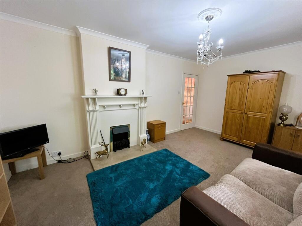 DINING ROOM/BEDROOM 3