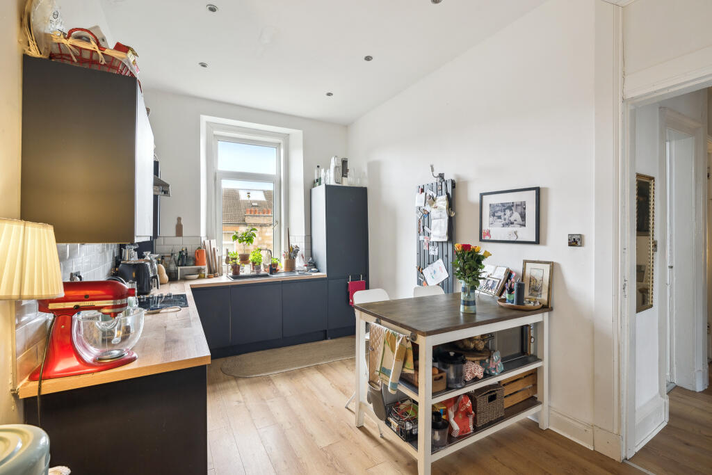 Kitchen/ Dining Room