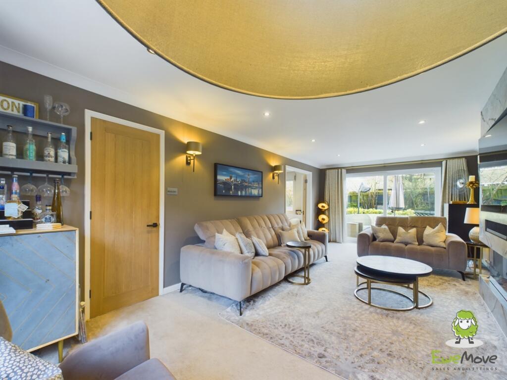 CAM03778G0-PR0171-STILL012