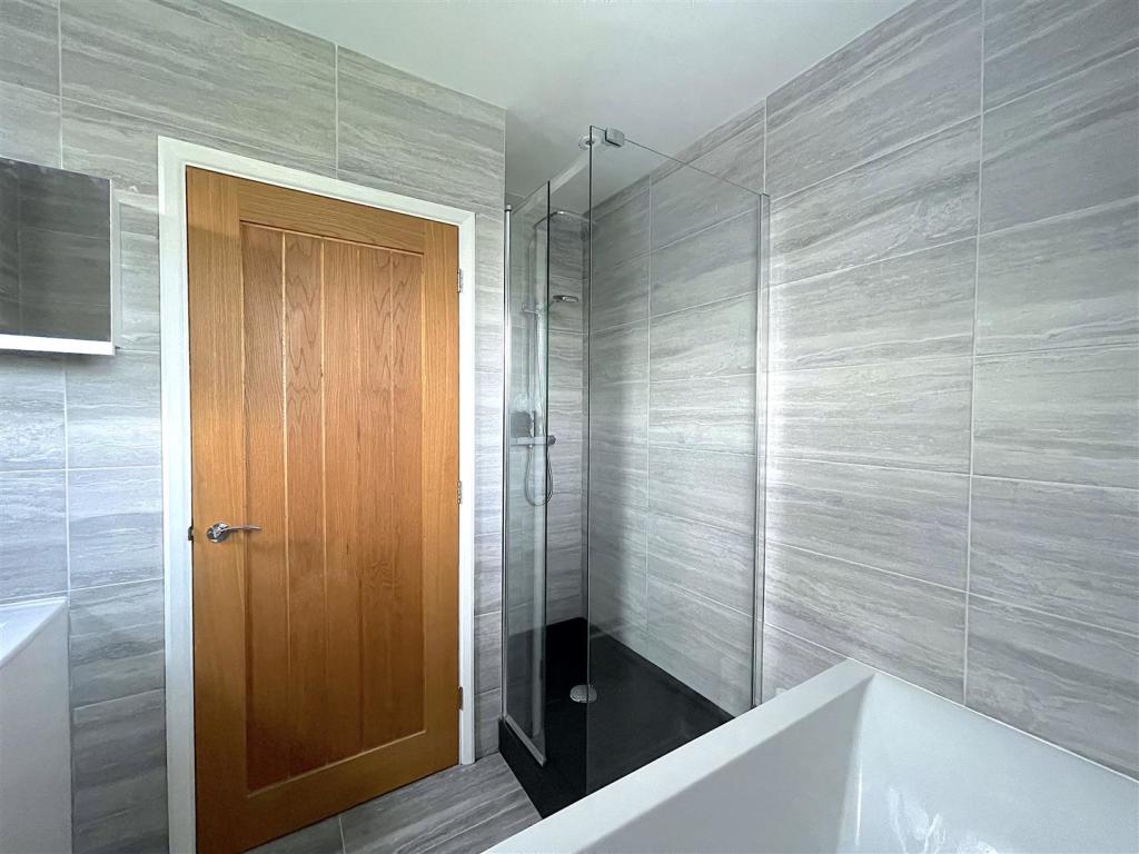 Bathroom (2).jpeg