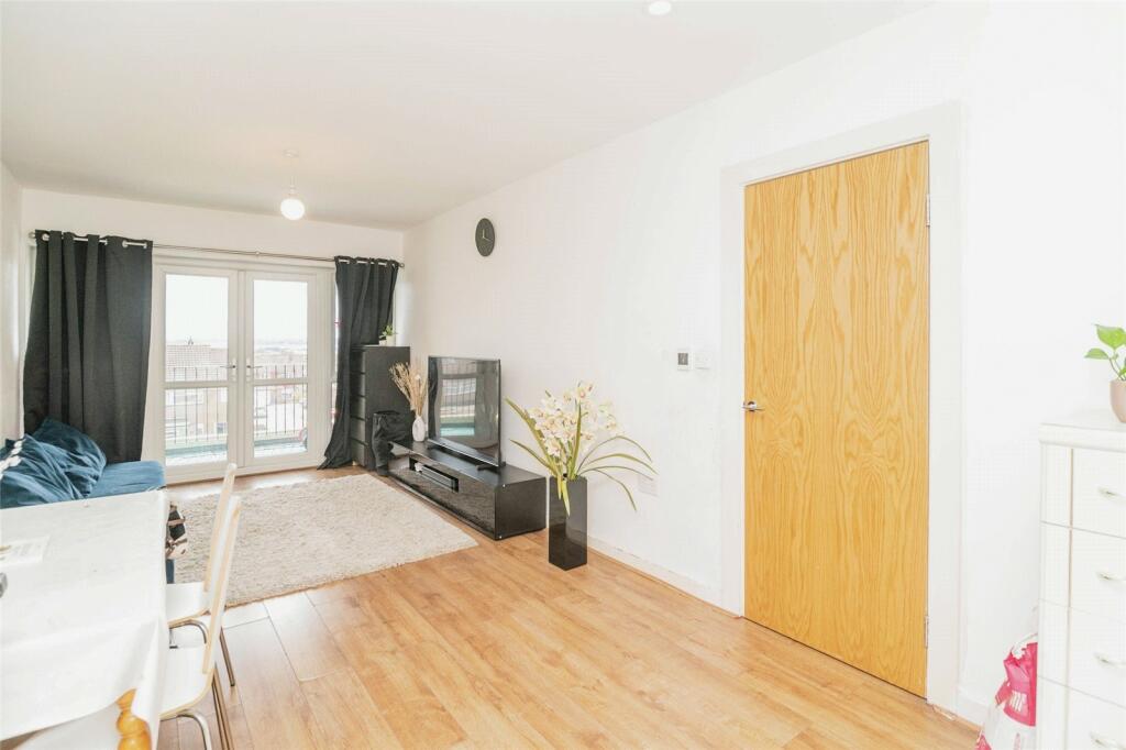 Lounge/Kitchen