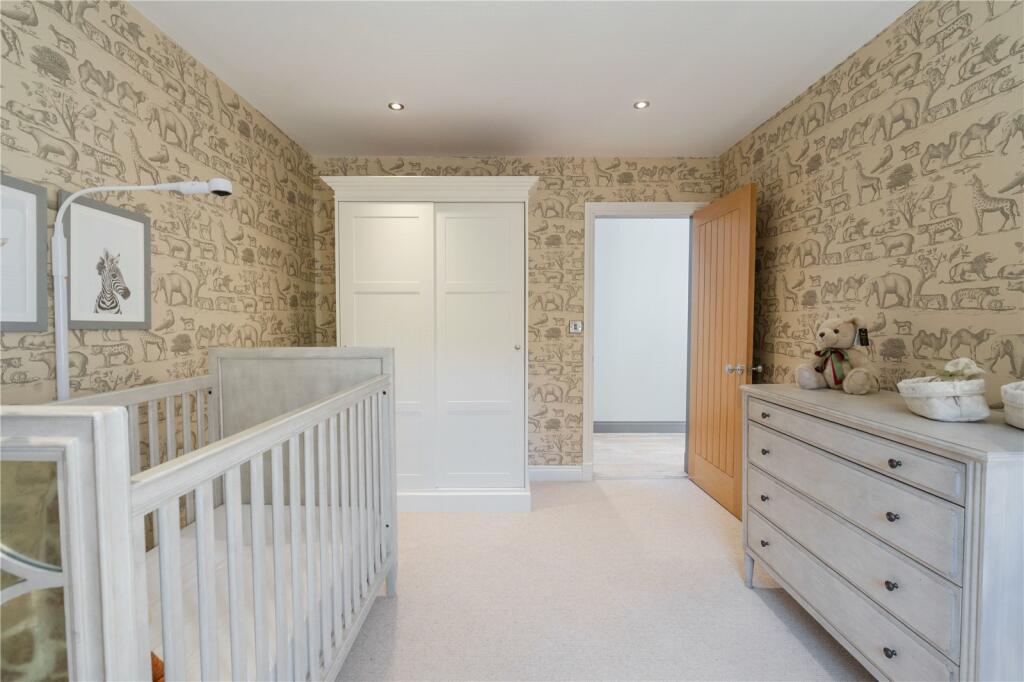 Bedroom 2 (2)