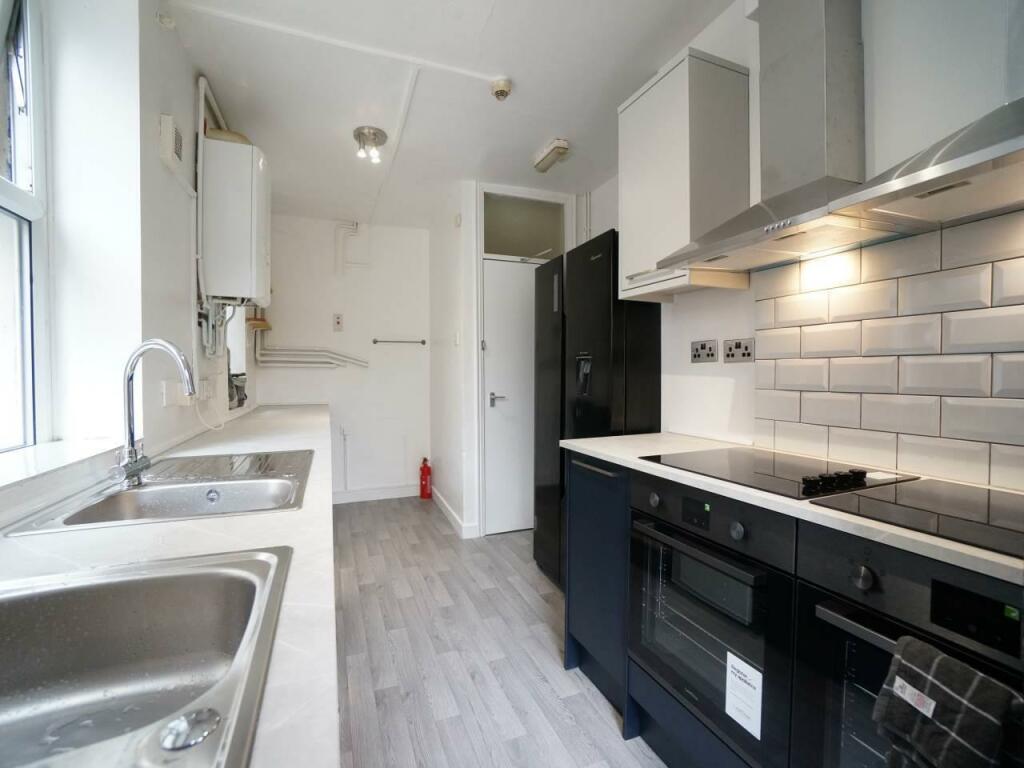 50CollegeRoad_Kitchen1.5.JPG