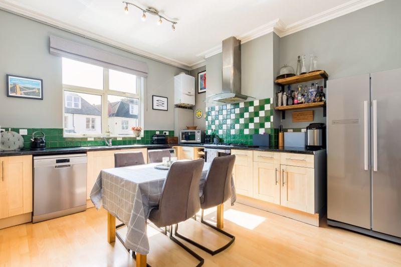 Kitchen/Dining...