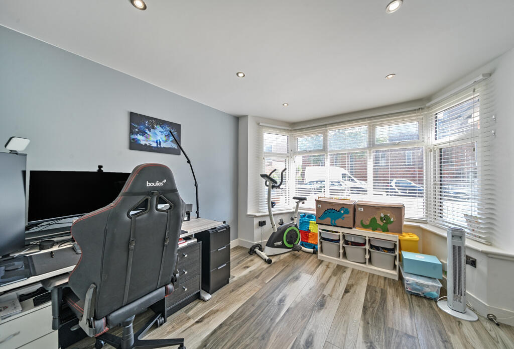 1289826-32-68286b...