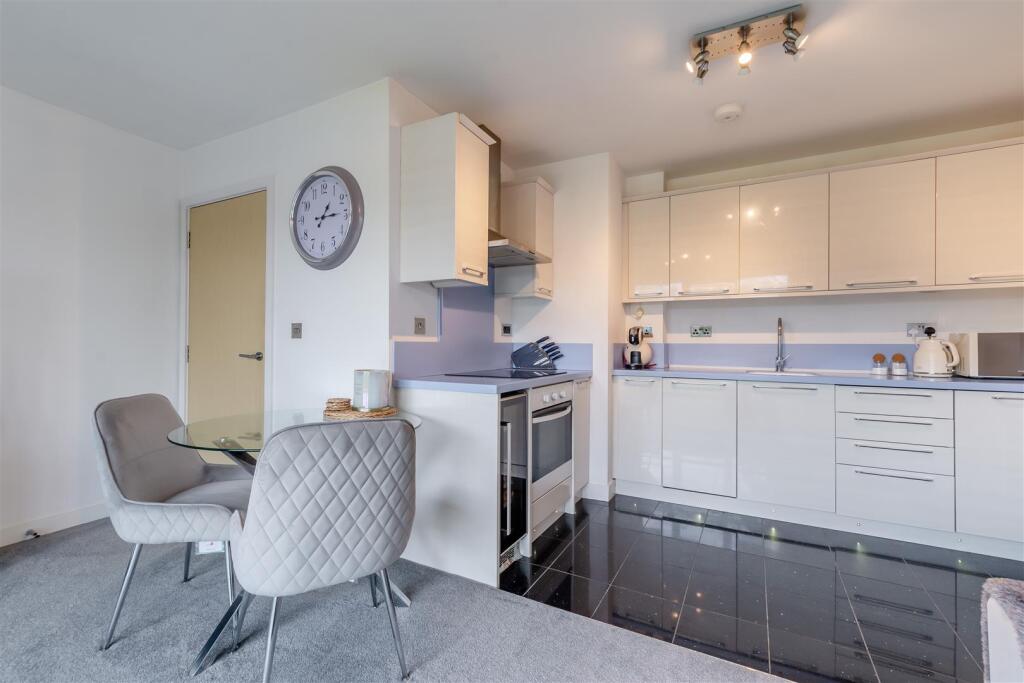 8644605-interior12.jpg