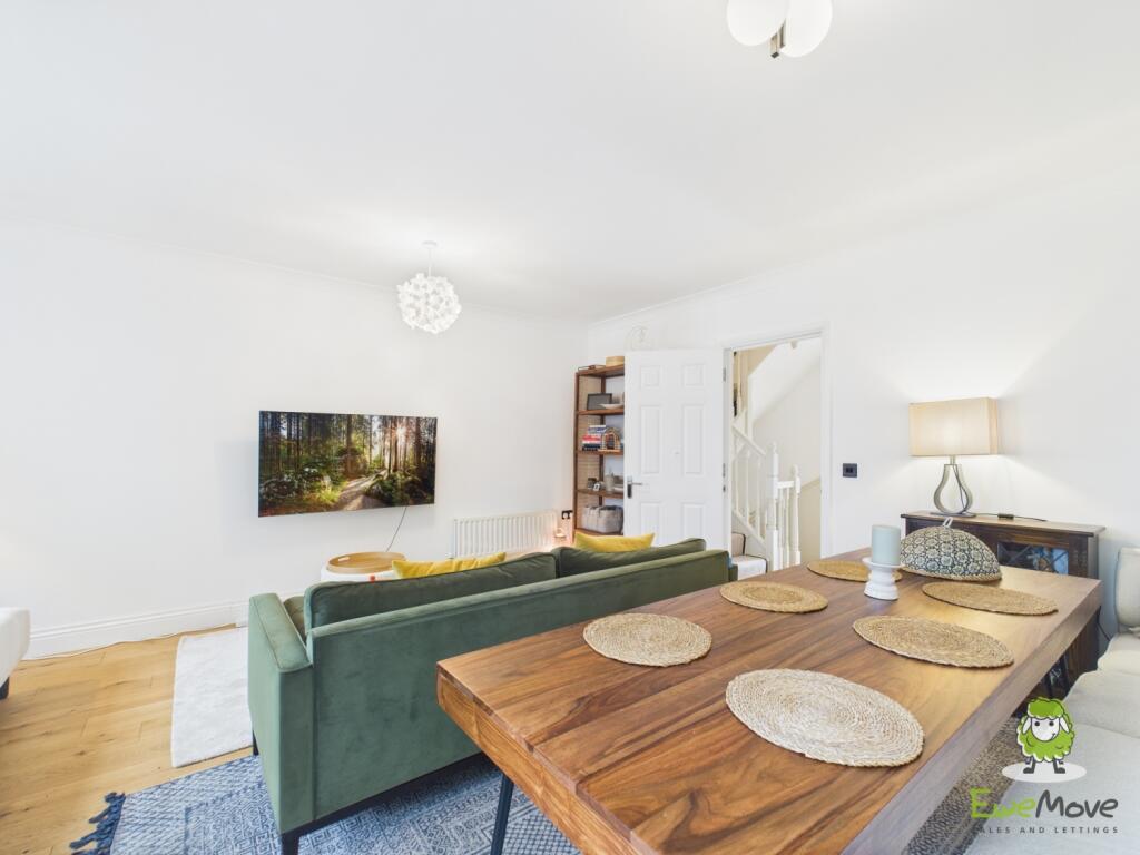 EweMove Estate Agents Basingstoke - Gaiger Avenue 