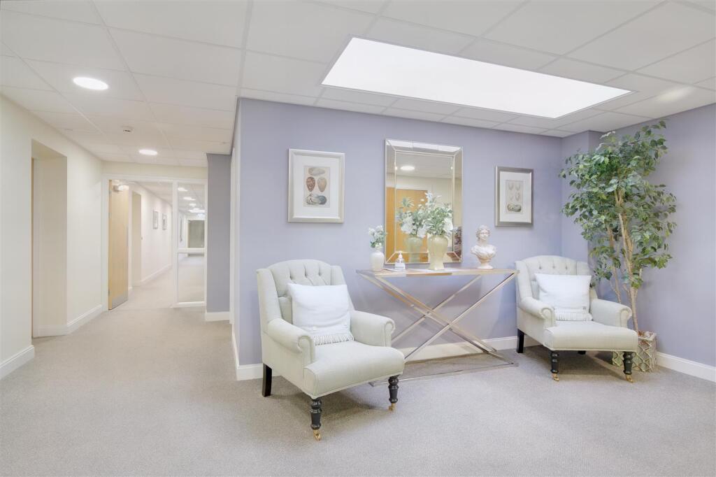 8538943-interior38.JPG