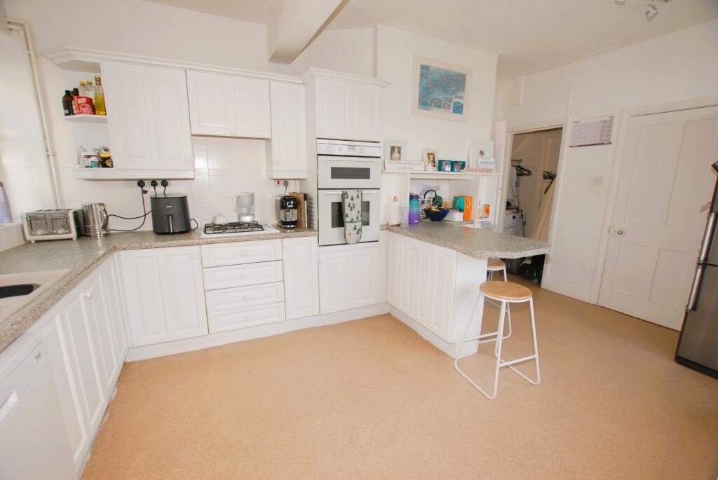 Kitchen/Breakfast rm