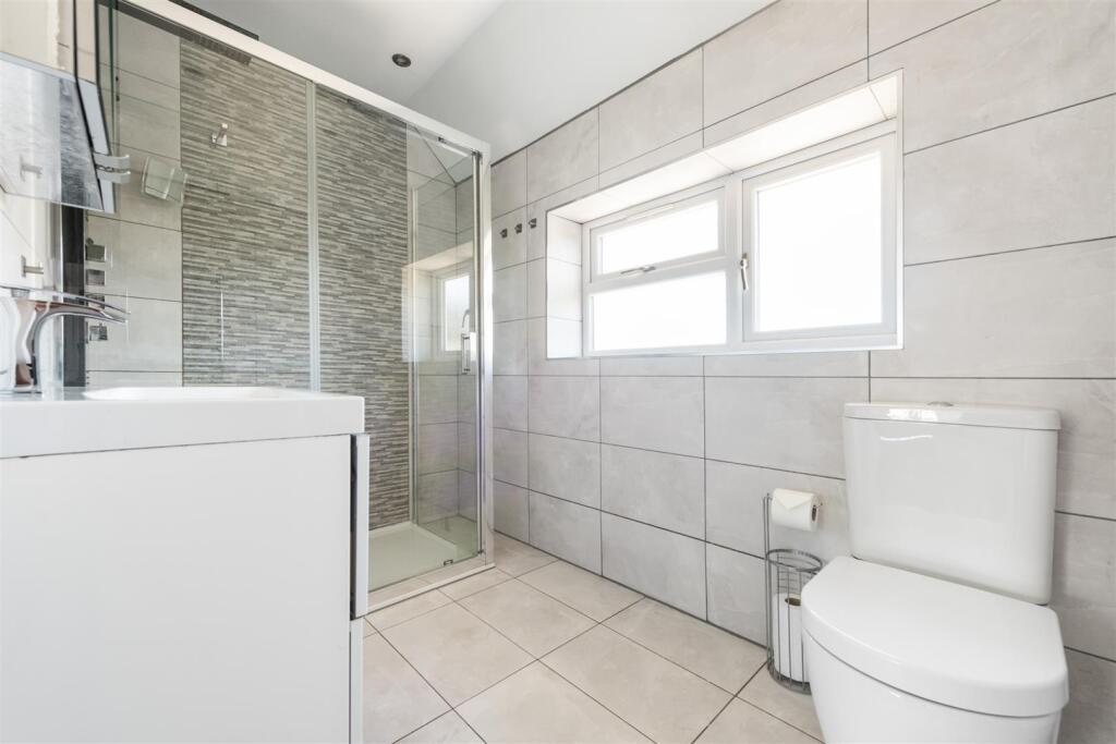 8 Witherford Croft, Solihull, B91 1TU_14.jpg