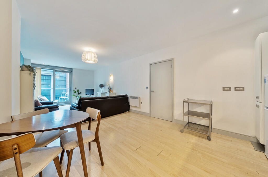 1318762-4-687e23d...