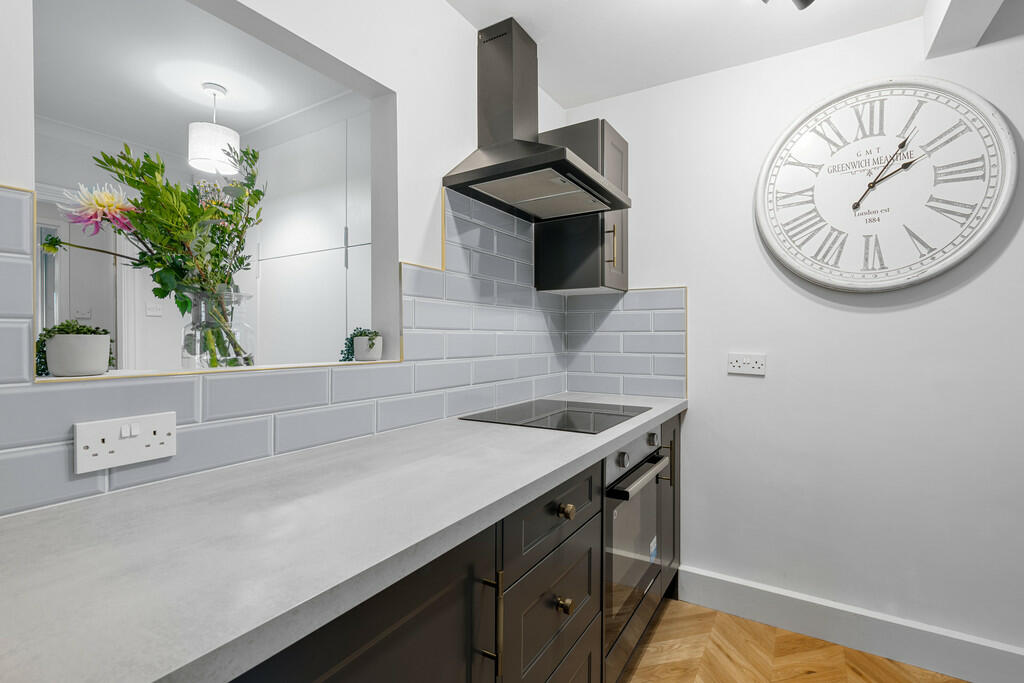 1 Rowena Court, W...