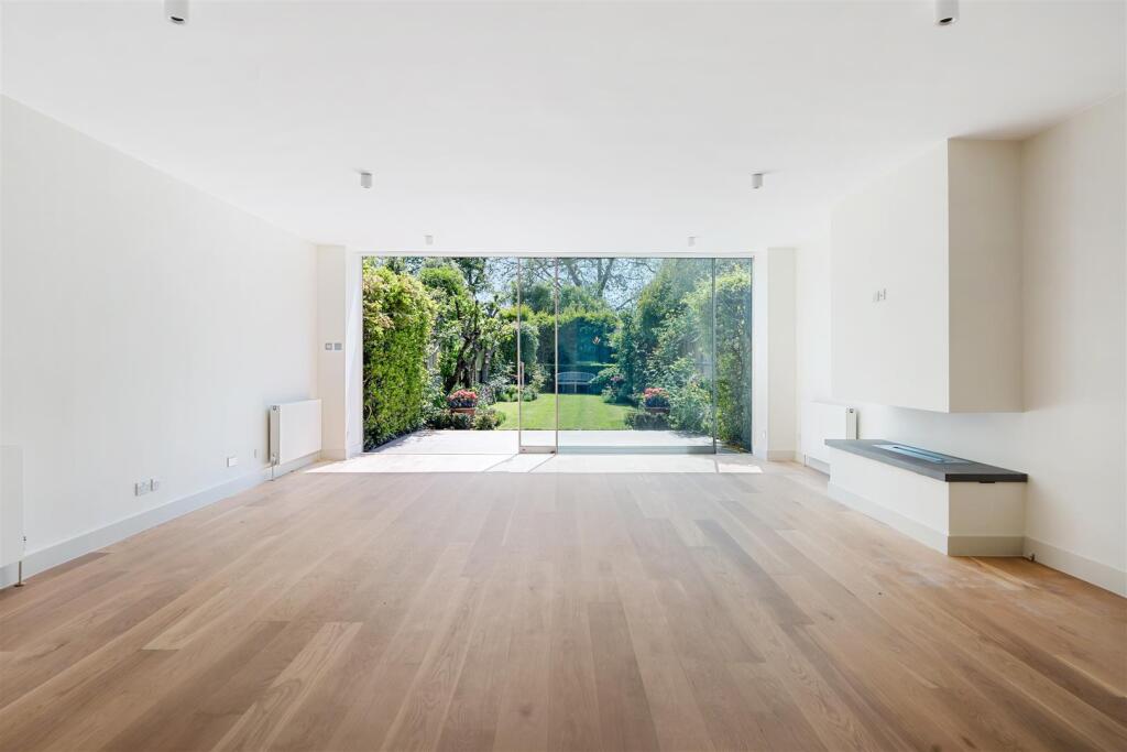 27 Elsworthy Road NW3 3BT-No Watermark-3.jpg