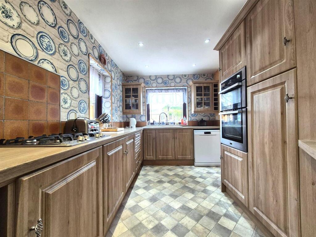 Spacious Kitchen