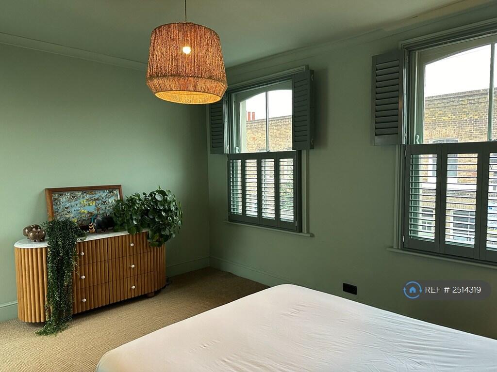Main Double Bedroom