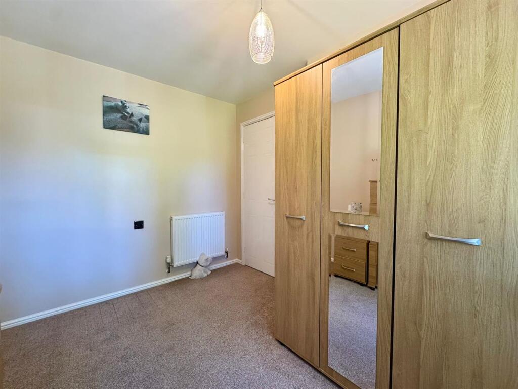 Bedroom 2 (2).jpg