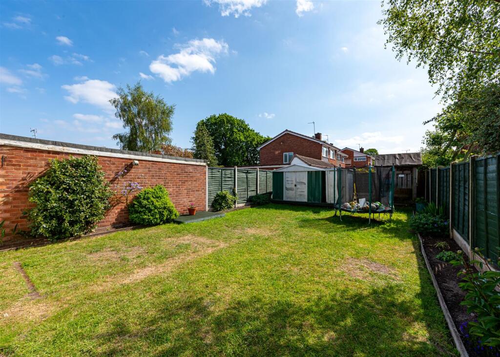 72 Chillington Drive-garden2.jpg