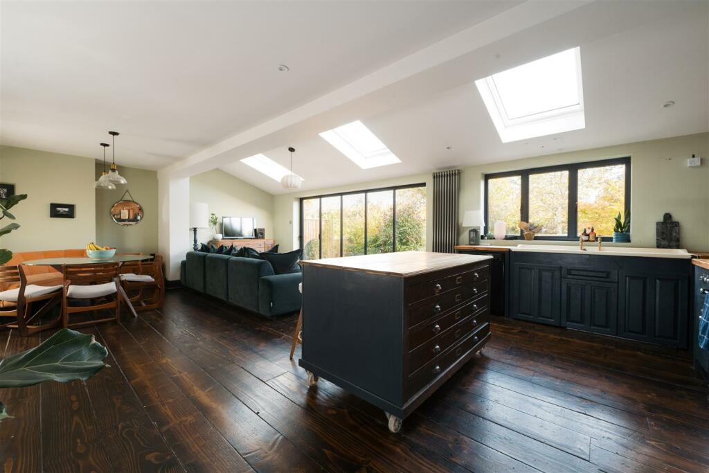 48 Brampton Park Rd, Hitchin-13.jpg