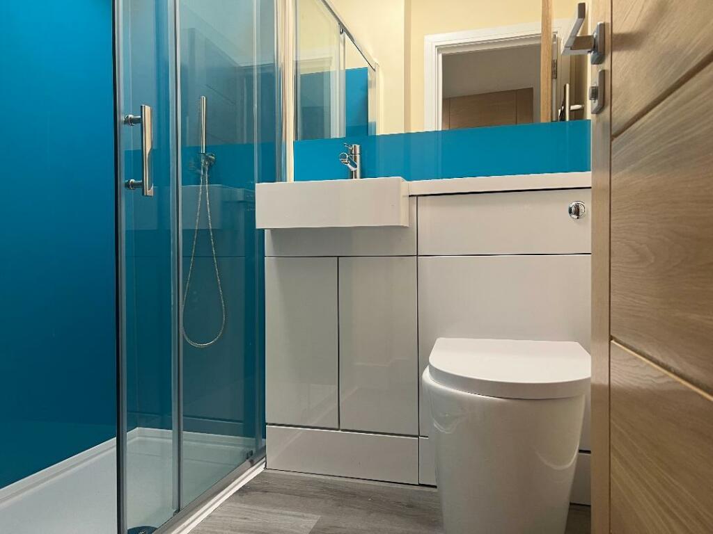 En suite 2.jpg