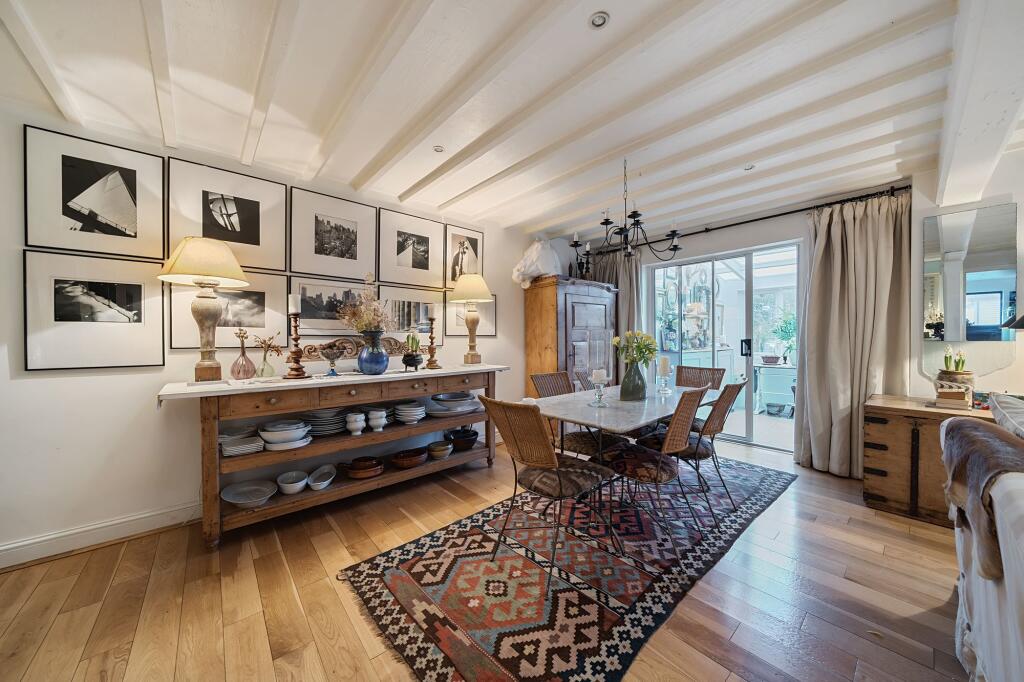 Living Room/Dining Room (4)