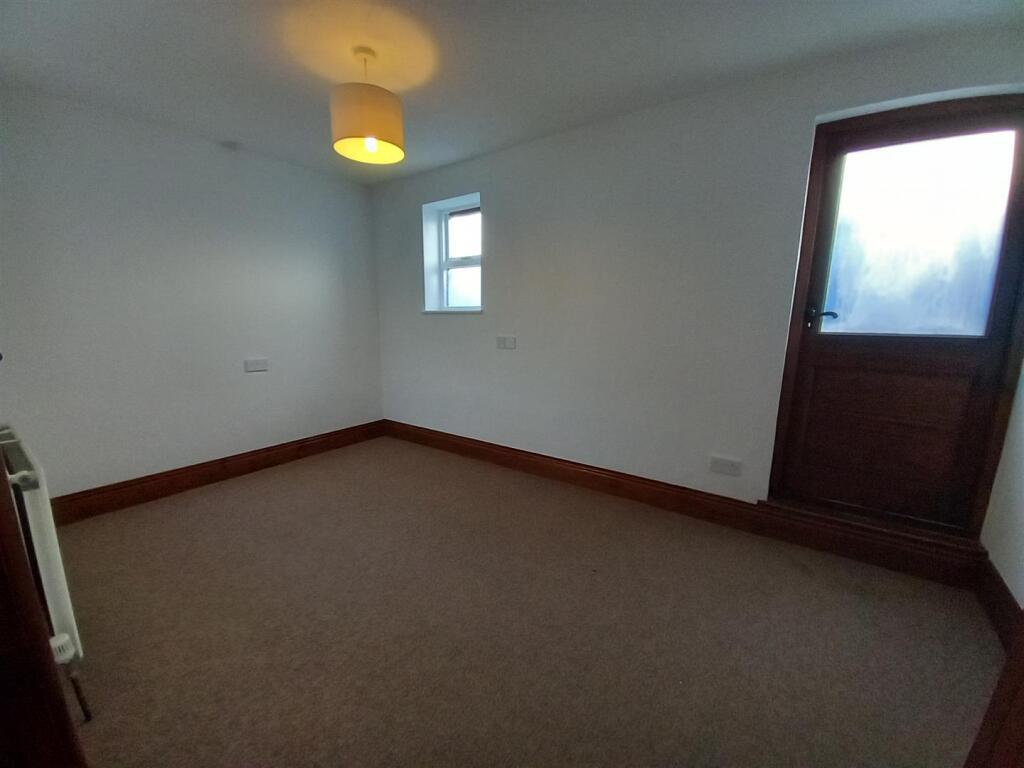 3 Torr Cotts GF Bed.jpg
